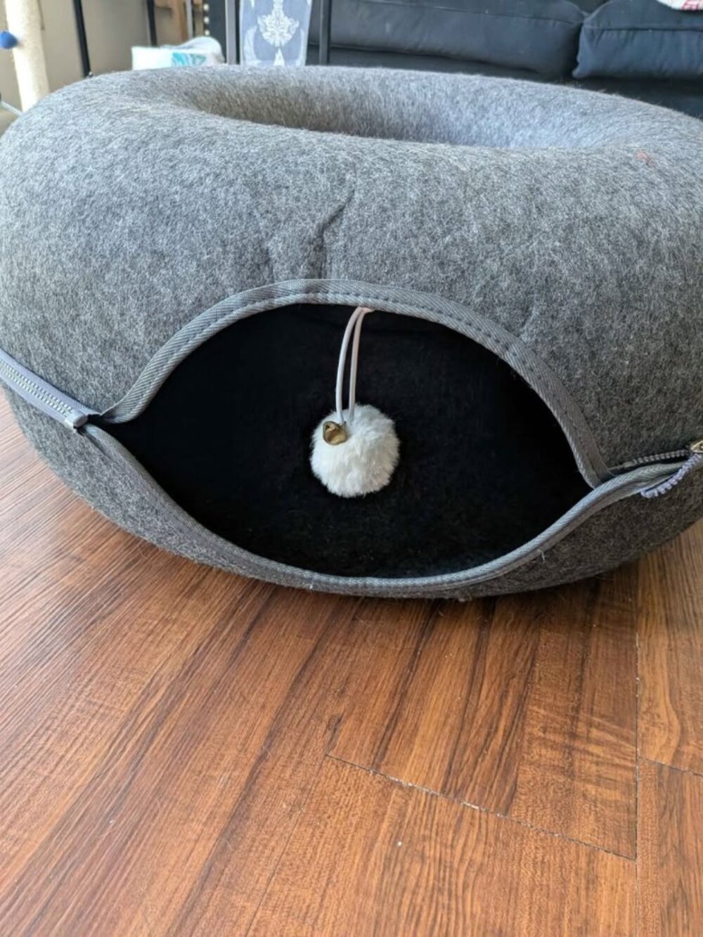 Cat hideaway tunnel